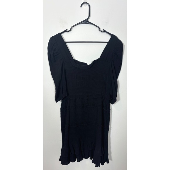 Versona Dresses & Skirts - Versona Women's Large Black Dress Ruffles and Short Sleeved